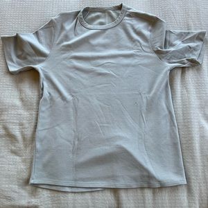 Lululemon short sleeve shirt